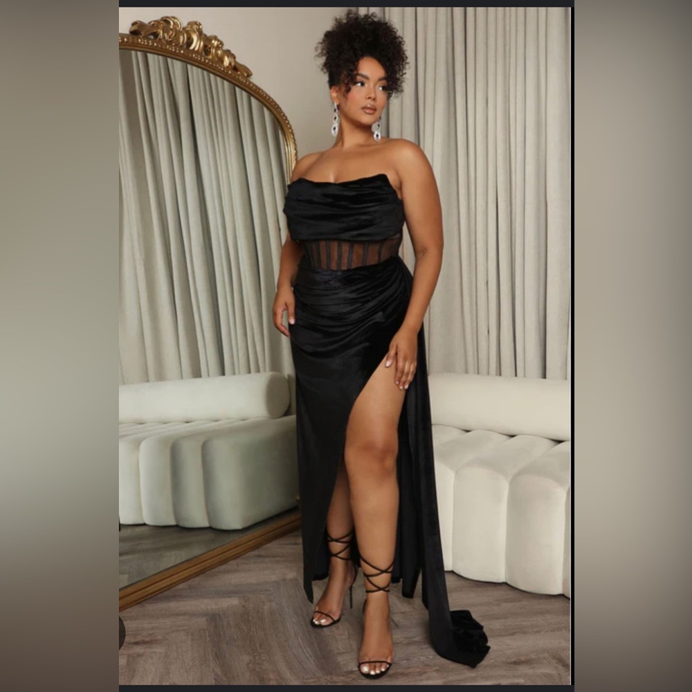 Fashion Nova Vici Velvet Maxi Dress